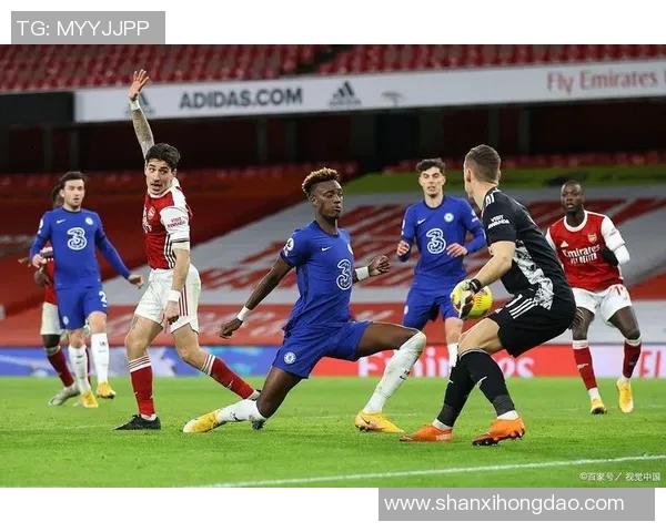 足球场上球星风采真实呈现瞬间展现球技与激情